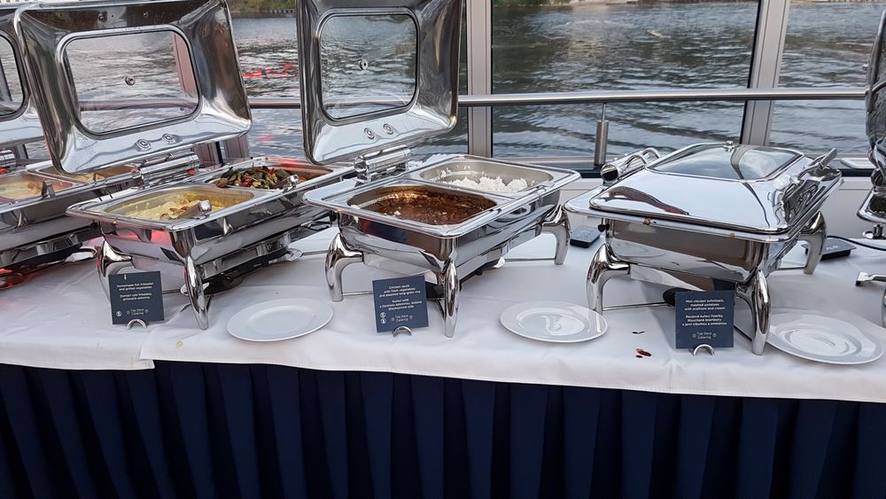 buffet Bomehia Rapsody Prague Boats