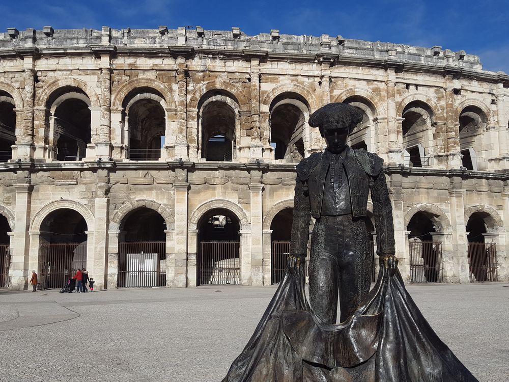 nimes cosa vedere